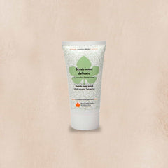 scrub unghie mani